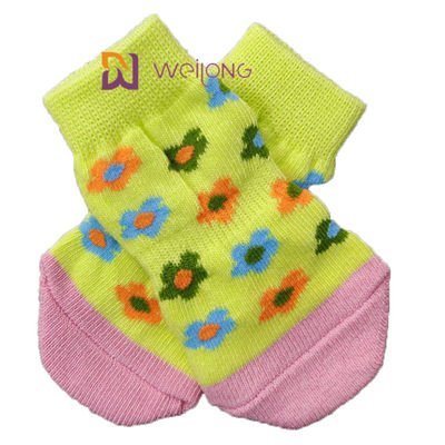Η Pet αντιολισθητική πλέκει τις κάλτσες Socks&amp;Cat σκυλιών με το λαστιχένιο προστάτη ποδιών ενίσχυσης